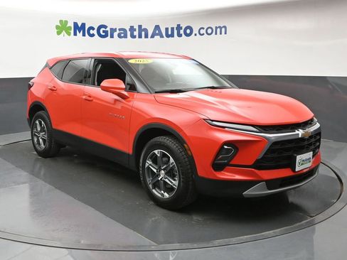 Used 2025 Chevrolet Blazer LT AWD/4WD image 2