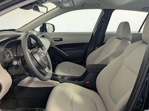 Used 2025 Toyota Corolla Cross L FWD image 11