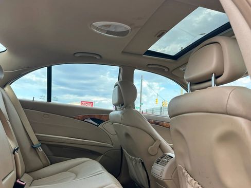 Used 2008 Mercedes-Benz E 350 4MATIC Sedan w/ Premium Pkg 1 image 11