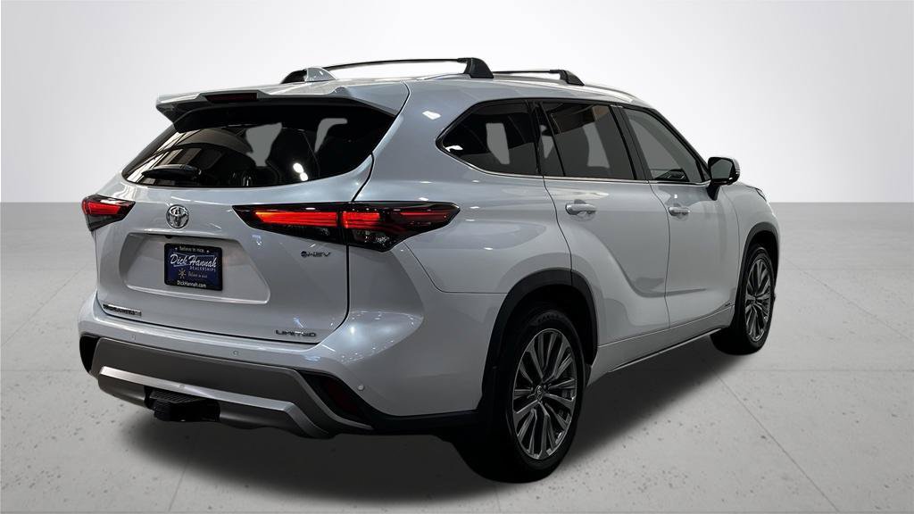 Used 2025 Toyota Highlander Limited AWD/4WD image 9