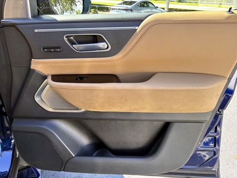 Certified 2025 INFINITI QX80 Sensory image 12