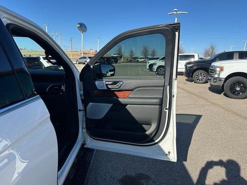 Used 2023 Lincoln Navigator L Reserve image 13