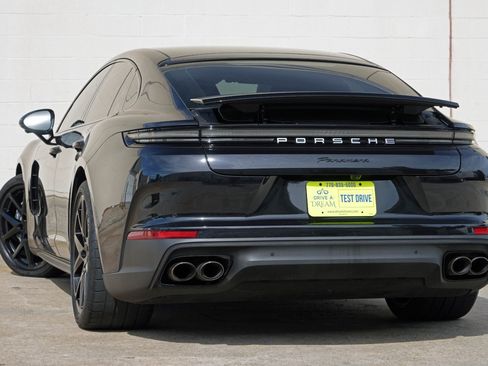 Used 2025 Porsche Panamera image 6