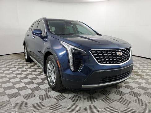 Used 2020 Cadillac XT4 Premium Luxury image 2