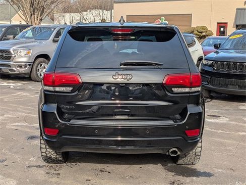 Certified 2018 Jeep Grand Cherokee Altitude image 4