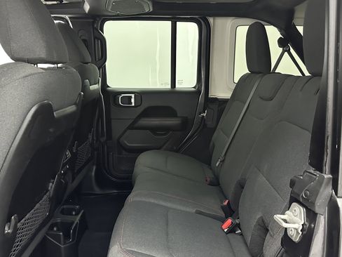 Used 2024 Jeep Wrangler Rubicon image 24