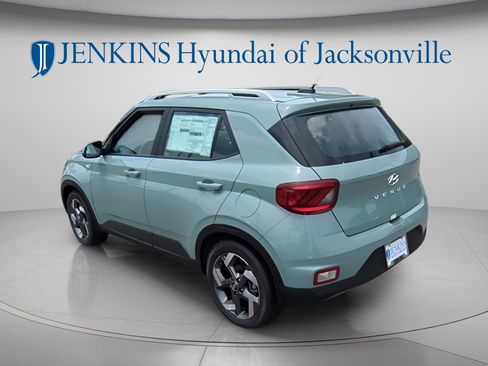 New 2025 Hyundai Venue SEL FWD image 5