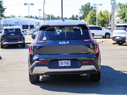 New 2026 Kia EV9 Wind image 8