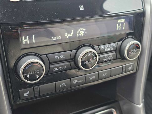 Used 2022 Subaru Ascent Premium w/ Convenience Package image 31