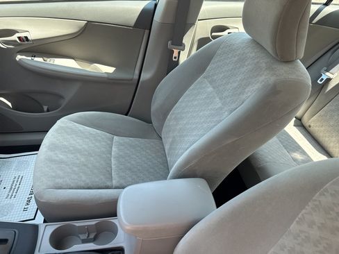Used 2009 Toyota Corolla LE FWD image 17