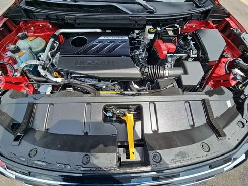Used 2025 Nissan Rogue Platinum w/ Platinum Premium Package FWD image 32
