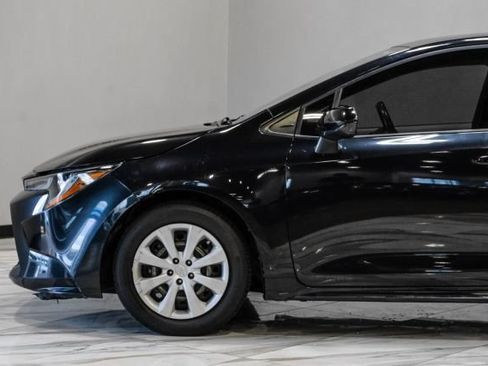 Used 2021 Toyota Corolla LE FWD image 14