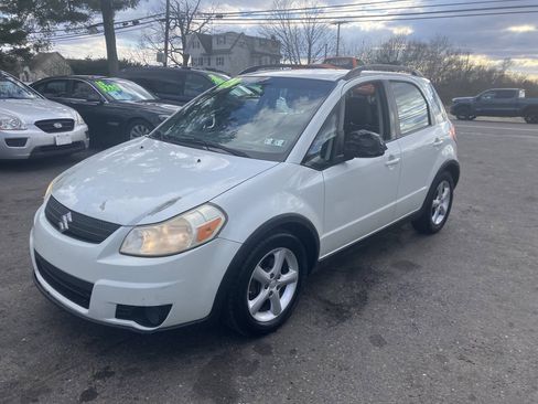 Used 2009 Suzuki SX4 AWD Hatchback image 3