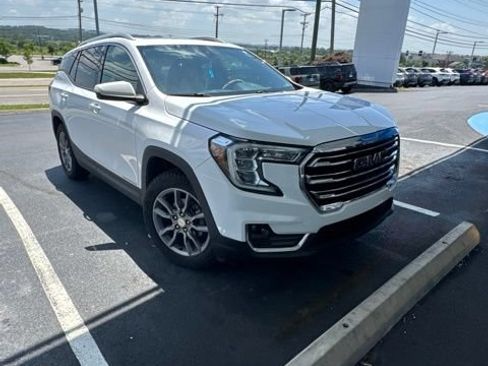 Used 2022 GMC Terrain SLT w/ Infotainment Package II FWD image 10