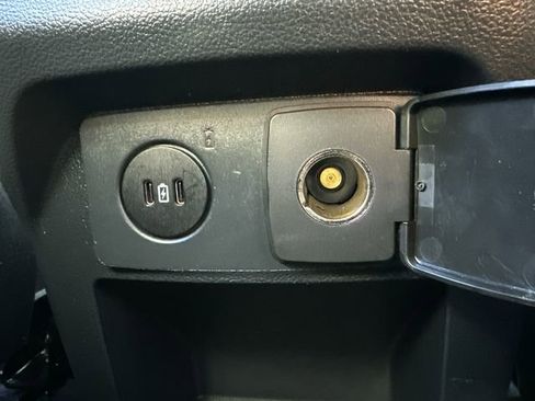 Used 2025 Ford Explorer ST-Line w/ ST-Line Street Pack image 15