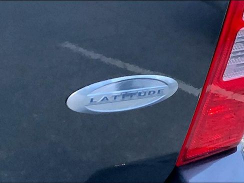 Used 2011 Jeep Patriot Latitude AWD/4WD image 9