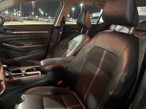 Used 2024 Nissan Altima 2.5 SR image 7