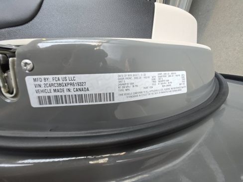 Used 2023 Chrysler Pacifica Touring-L AWD/4WD image 25
