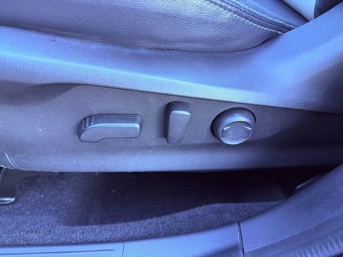 Used 2020 Subaru Forester Limited image 21