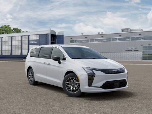 New 2027 Chrysler Pacifica Limited FWD image 5