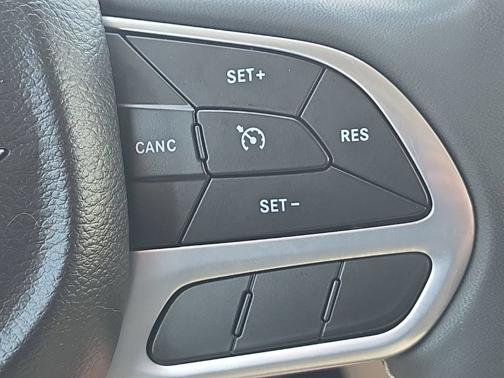 Used 2023 Chrysler Voyager LX FWD image 25