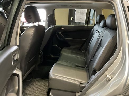 Used 2019 Volkswagen Tiguan SE w/ Panoramic Sunroof Package image 21