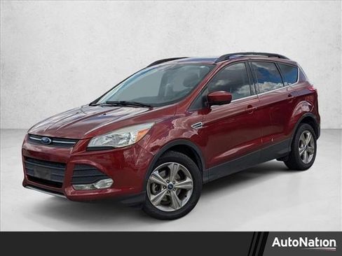 Used 2016 Ford Escape SE w/ Equipment Group 201A image 1