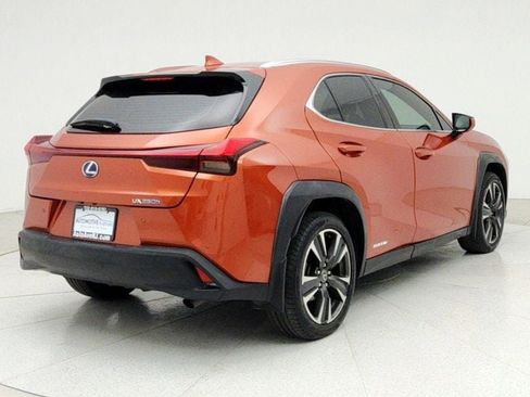 Used 2019 Lexus UX 250h w/ Premium Package image 5