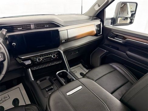 Used 2024 GMC Sierra 2500 Denali w/ Technology Package image 22