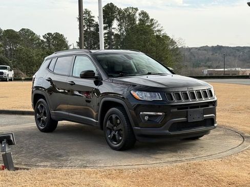 Used 2019 Jeep Compass Latitude w/ Cold Weather Group image 9