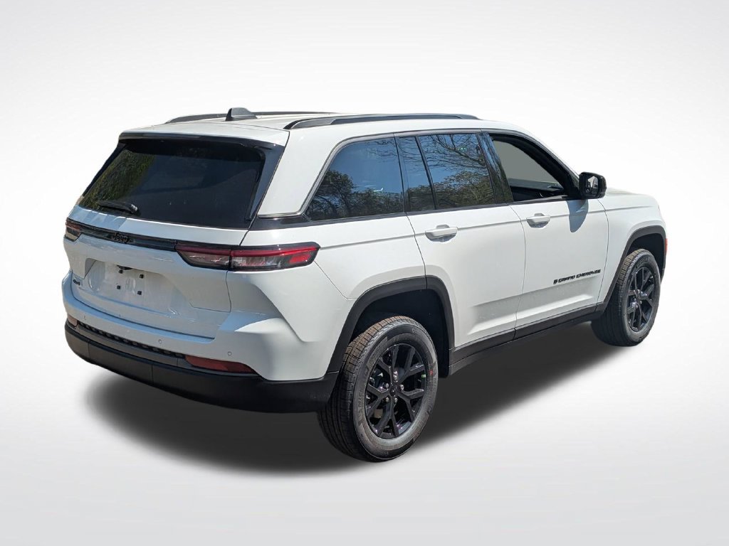 New 2026 Jeep Grand Cherokee Altitude AWD/4WD image 3