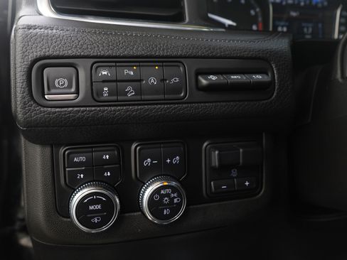 Used 2021 GMC Yukon XL Denali w/ Denali Ultimate Package image 30