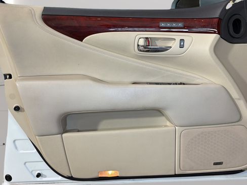 Used 2012 Lexus LS 460 w/ Luxury Value Edition RWD image 22
