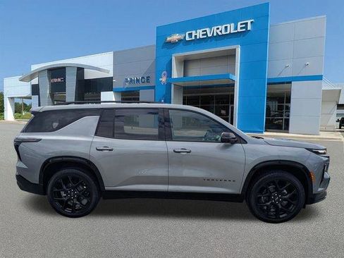 New 2026 Chevrolet Traverse RS w/ LPO, Floor Liner Package FWD image 3