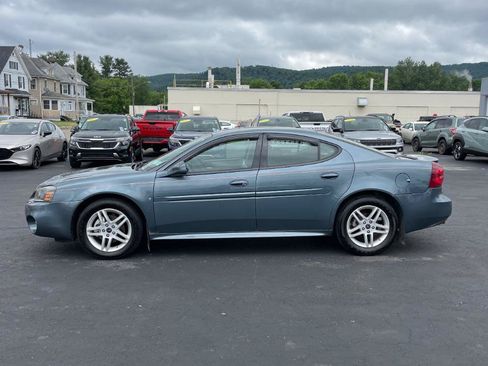 Used 2006 Pontiac Grand Prix GT w/ Premium Package FWD image 2