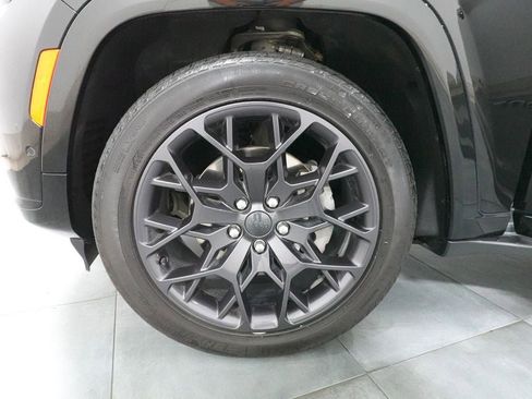 Used 2024 Jeep Grand Cherokee L Summit AWD/4WD image 39