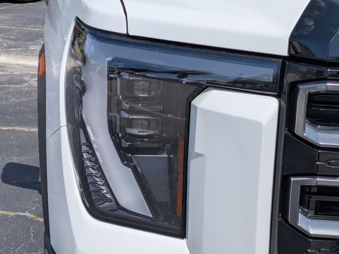 New 2026 GMC Sierra 2500 AT4 w/ AT4 Premium Plus Package image 10