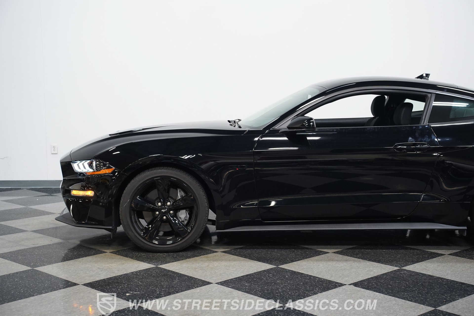 Used 2021 Ford Mustang GT w/ Black Accent Package RWD image 23
