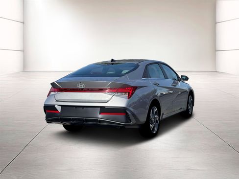 New 2026 Hyundai Elantra Limited image 7