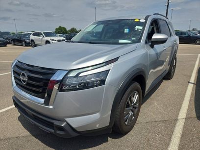 Used 2025 Nissan Pathfinder SV