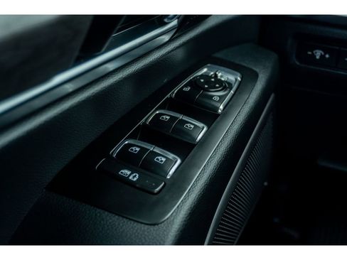 Used 2025 Kia Telluride AWD image 30