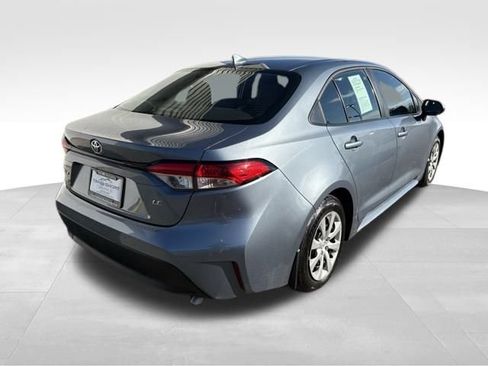 Used 2025 Toyota Corolla LE image 2