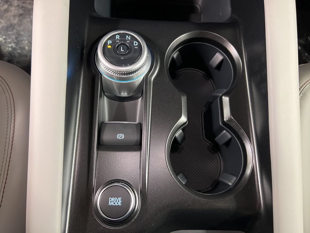 New 2026 Ford Explorer Active w/ Active Comfort Package AWD/4WD image 16