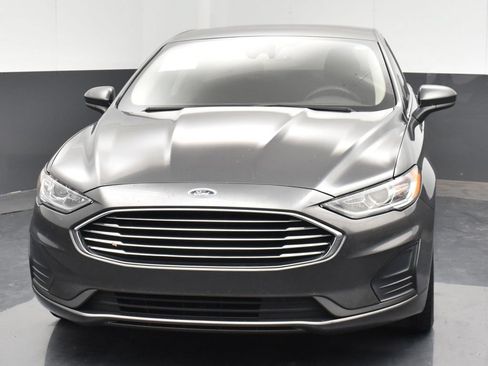 Used 2019 Ford Fusion SE FWD image 12