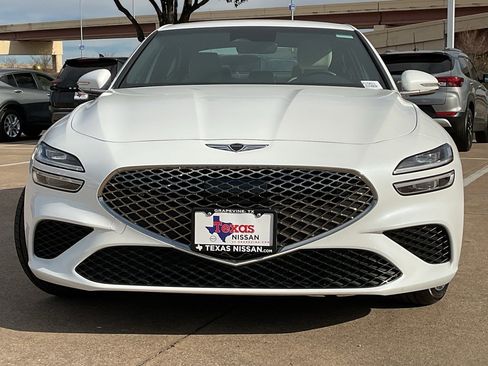 Used 2025 Genesis G70 2.5T image 3