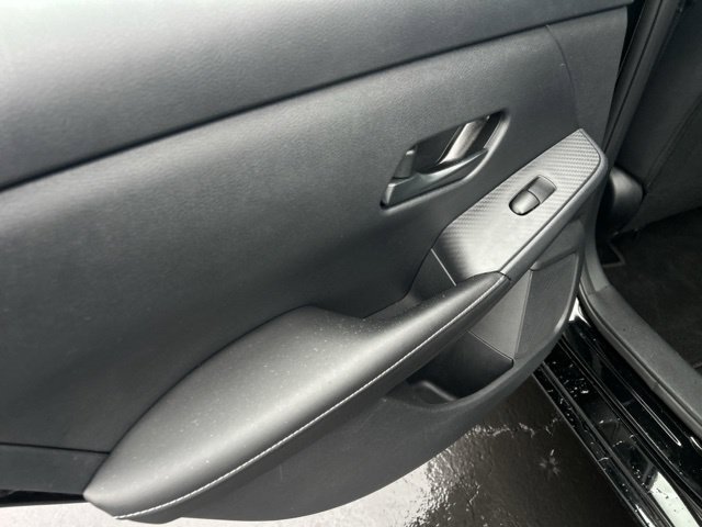 Used 2025 Nissan Sentra SV FWD image 18