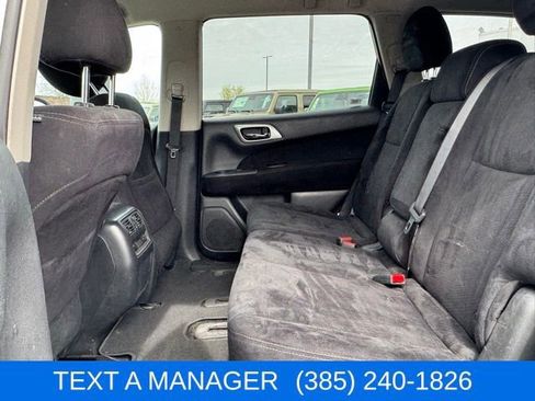 Used 2016 Nissan Pathfinder S image 23