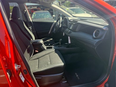 Used 2016 Toyota RAV4 LE image 11