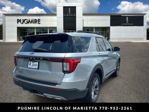 Used 2025 Ford Explorer Active w/ Active Comfort Package AWD/4WD image 7