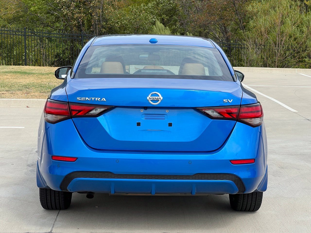 Used 2023 Nissan Sentra SV w/ SV Premium Package FWD image 4